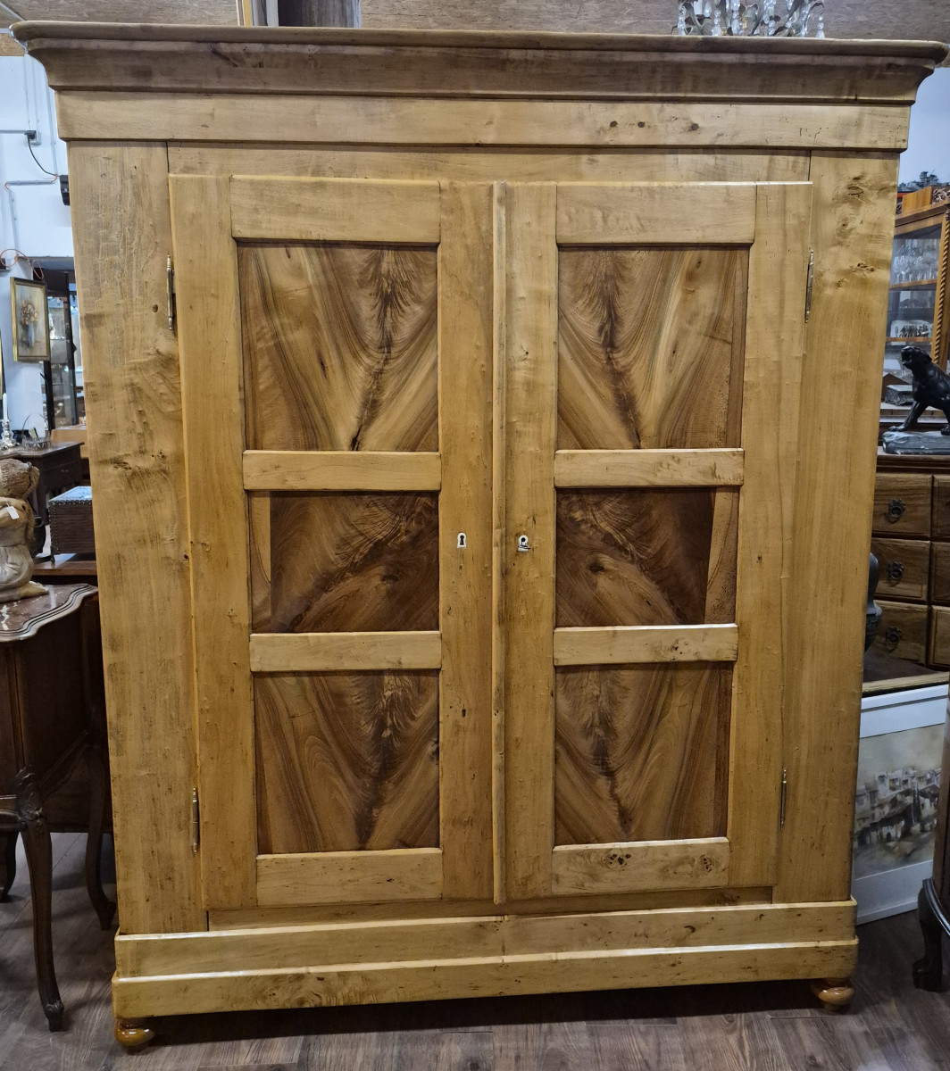 Antiker Kleiderschrank aus Birke und Nussbaum um 1860