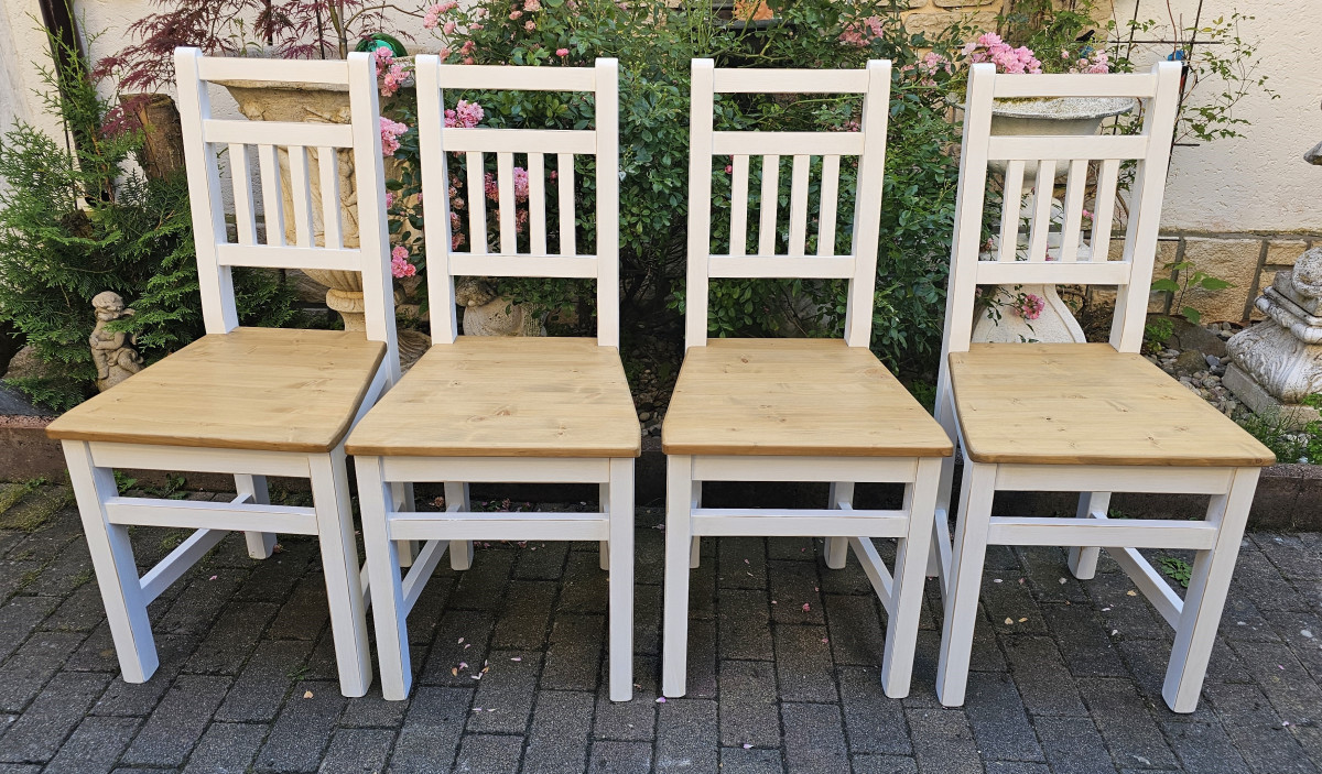 4 Holzstühle aus Weichholz in shabby weiß
