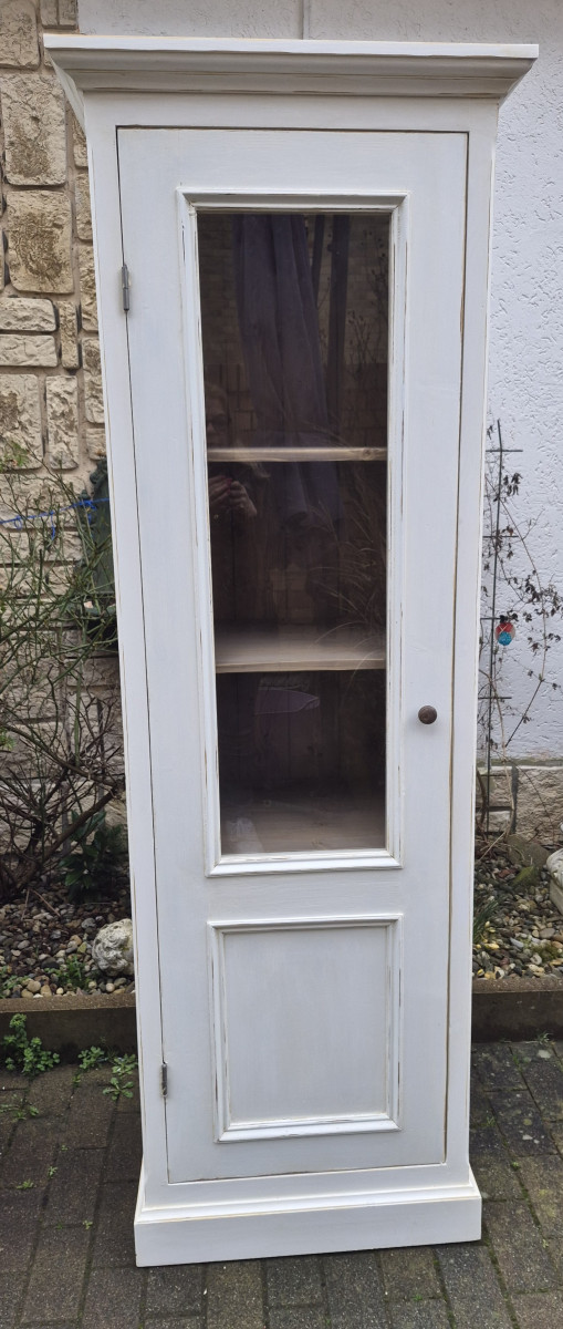 Vitrine im Antik Stil aus Weichholz