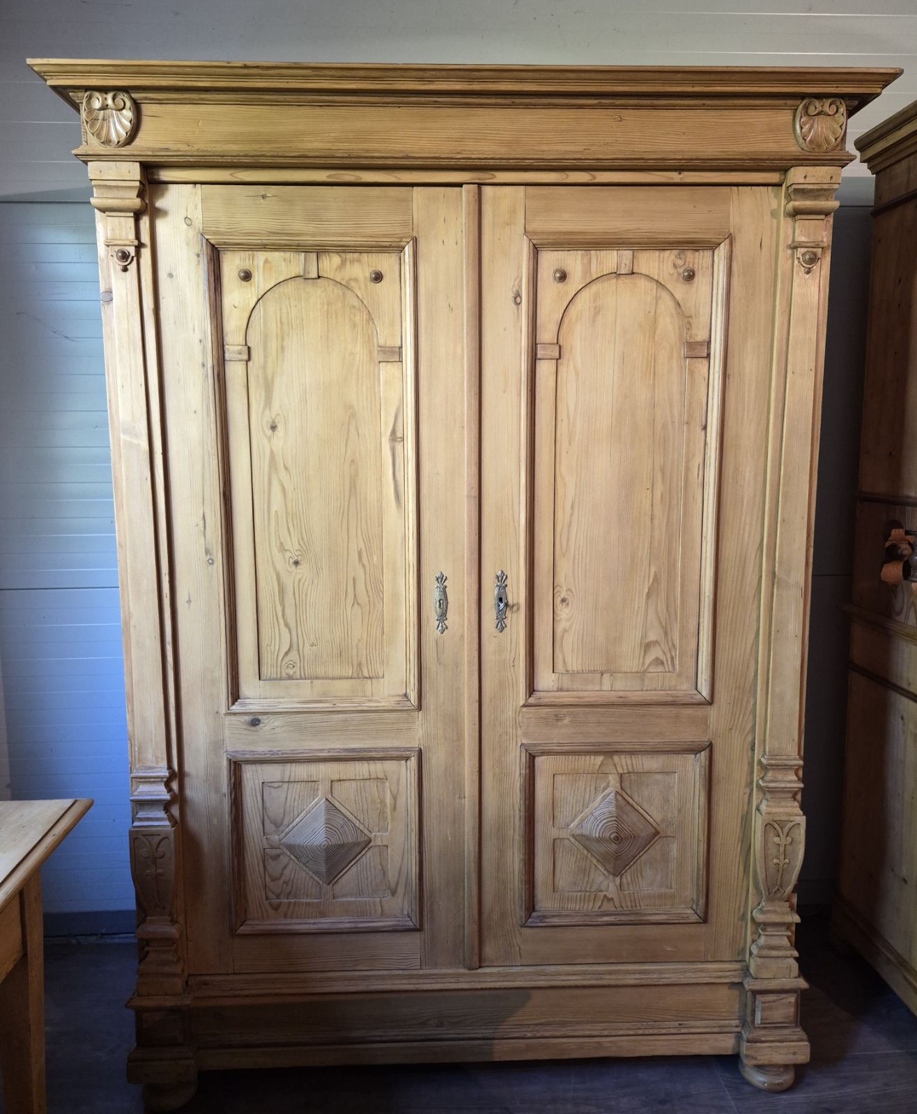 Antiker Schrank Weichholz um 1880